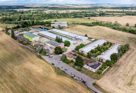                                     Prodej provozního areálu, užitná plocha 3.347 m2, pozemky celkem 46.263 m2, Bezděkov, Žatec, z majetku Femme Plus, a.s.
                                