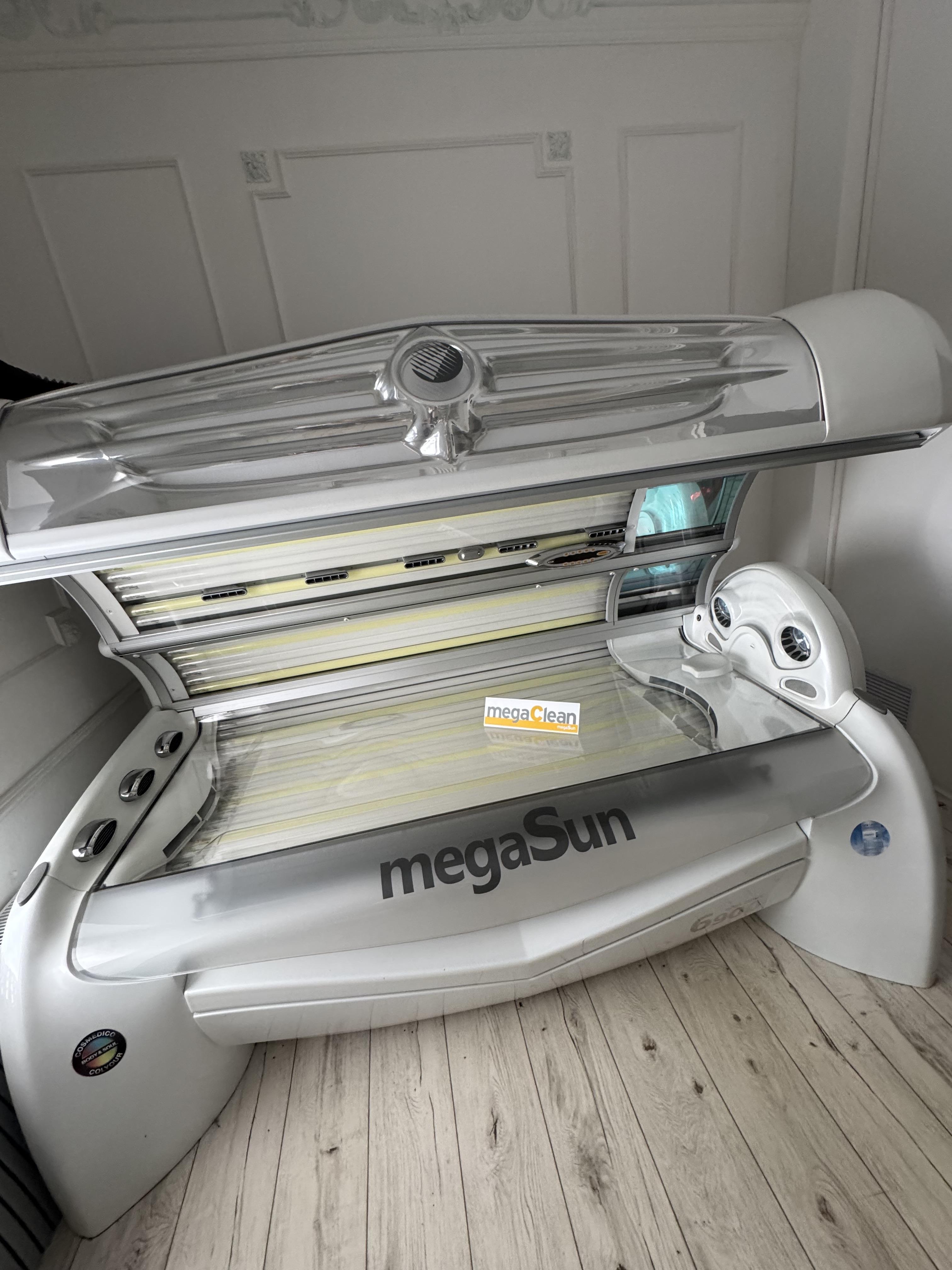 Prodej solária MEGASUN 6900 ULTRA POWER