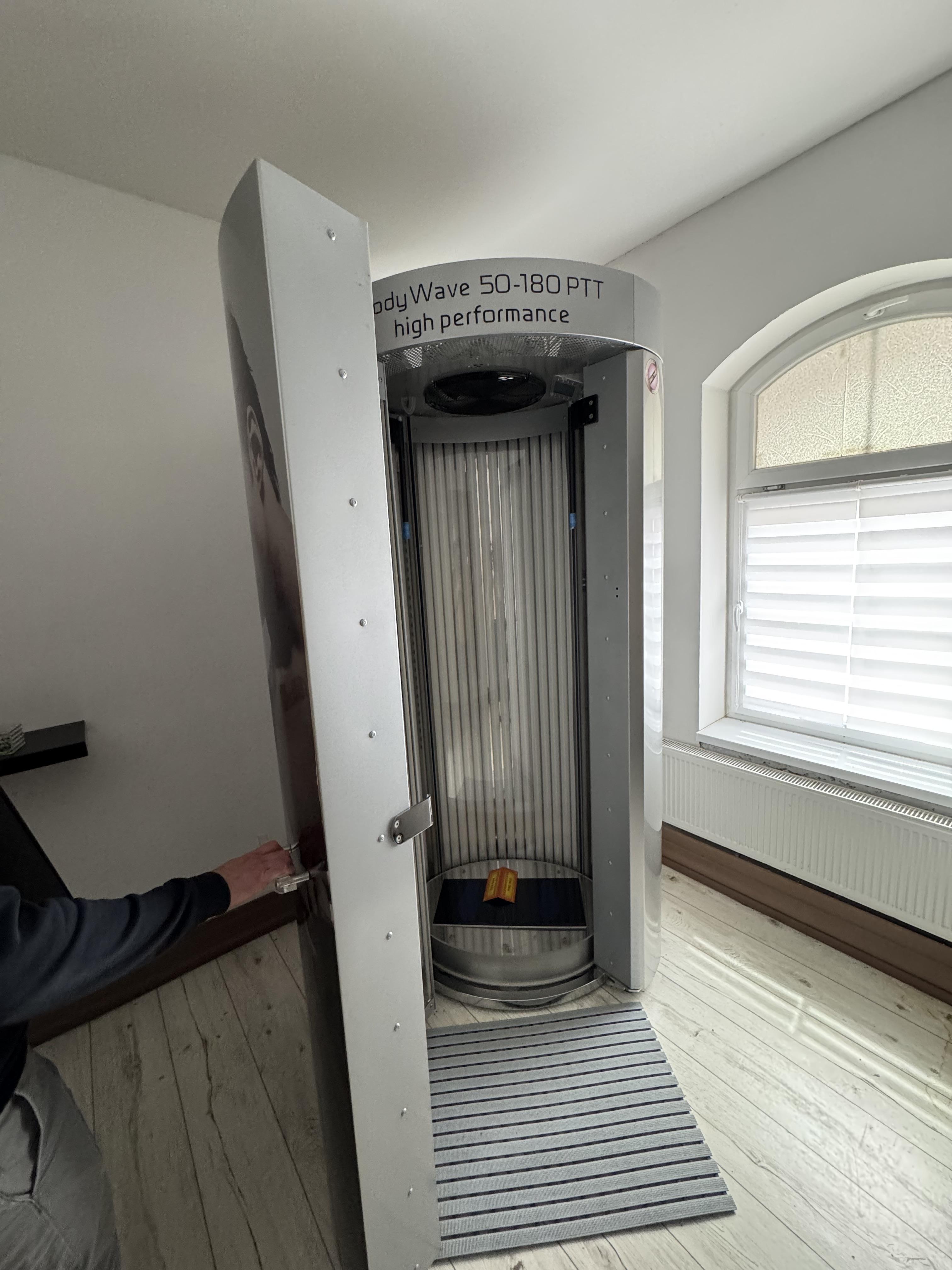 Prodej solaria Quandre Medical Q-MedQ50-180 Body Wave