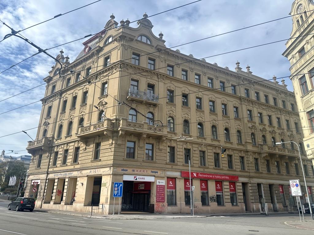 Prodej - centrum Brna - převod družstevního podílu k souboru 5 nebytových jednotek, užitná plocha 856 m2, ul. Koliště