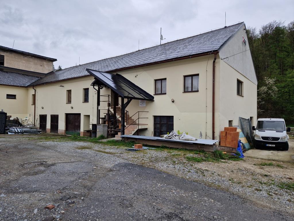 Prodej výrobní a skladovací budovy s užitnou plochou 583m2, pozemek 1.068m2 - Bohdíkov, okres Šumperk