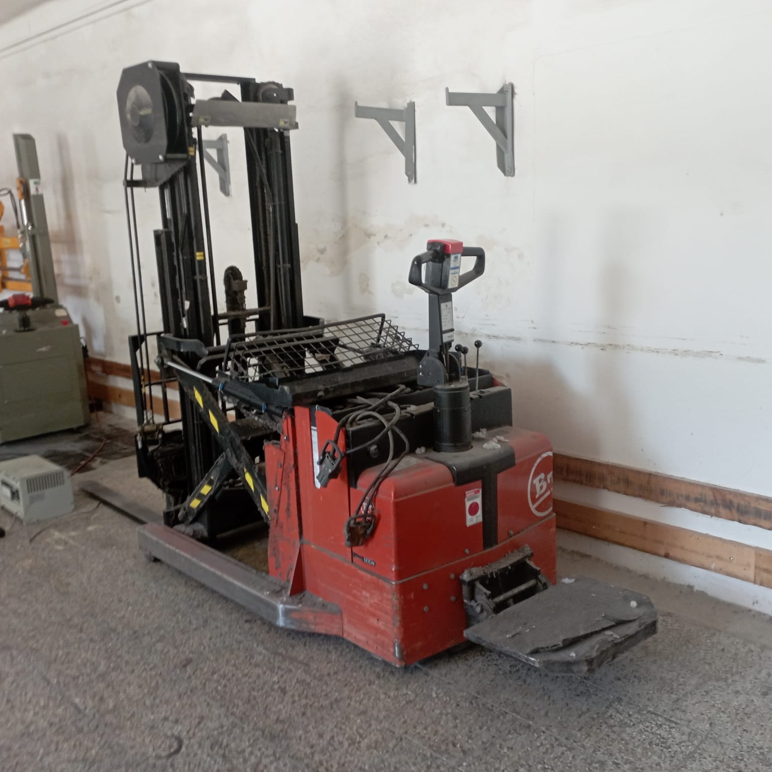 Ruční vysokozdvižný elektrický vozík BT RWE 120, výrobní číslo 6022235, rok výroby 2008