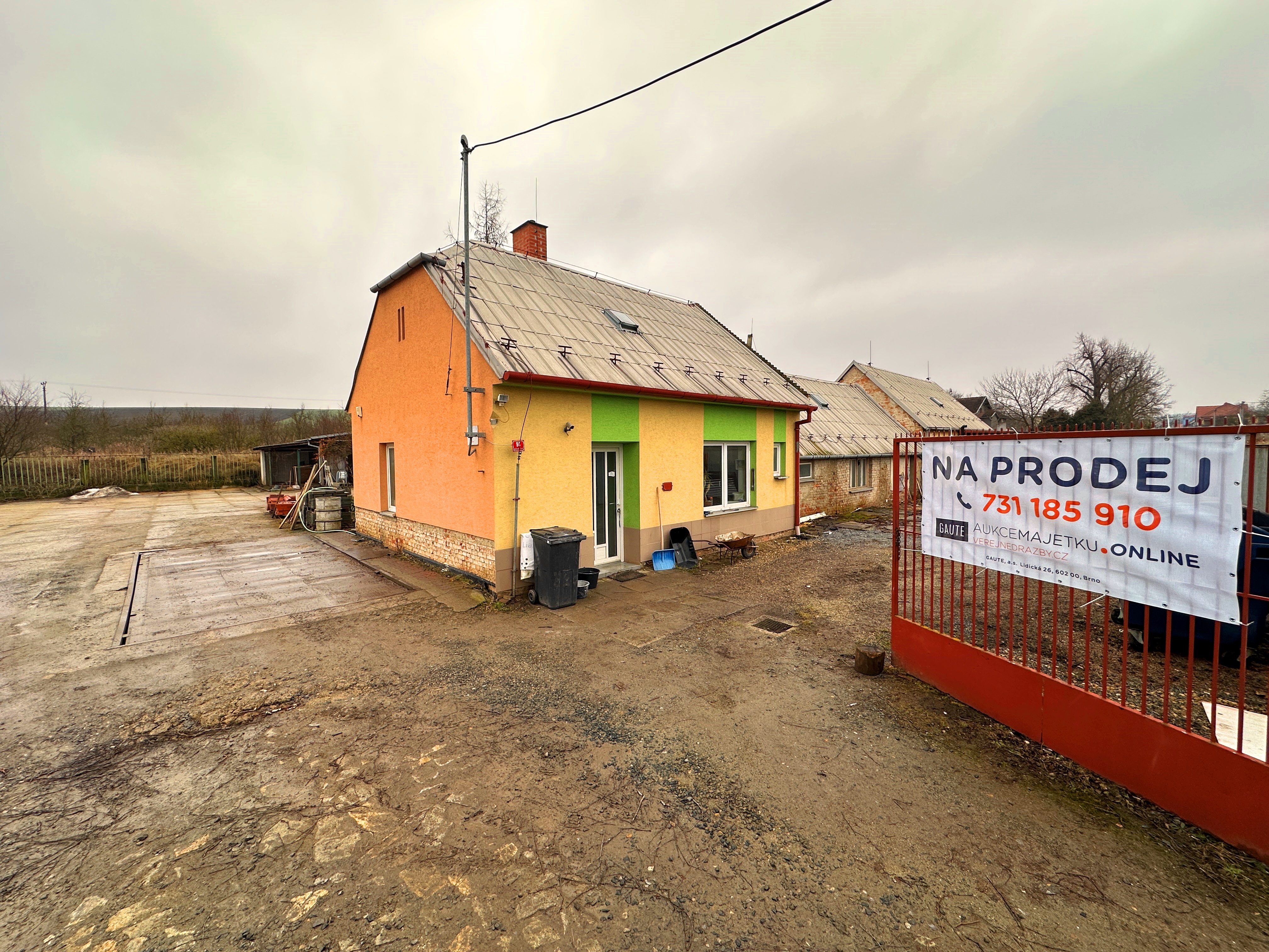 Prodej výrobně skladovací areálu, užitná plocha 263 m2, celková plocha pozemků 2124 m2, Klobouky u Brna 