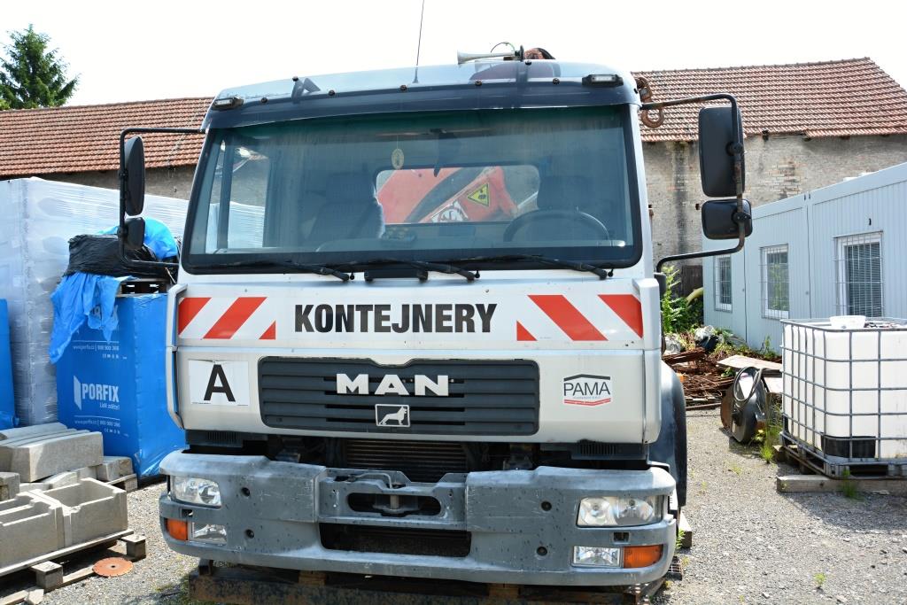 Nákladní automobil - nosič kontejnerů MAN LE 18.280 4X2 BL, RZ 1BZ0680, stav tachometru 691.519 km, z majetku PAMA Poděbrady s.r
