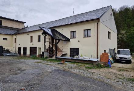                                     Prodej výrobní a skladovací budovy s užitnou plochou 583m2, pozemek 1.068m2 - Bohdíkov, okres Šumperk
                                