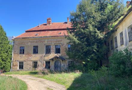                                     Prodej zámku Hajany, okr.Brno-venkov, formou prodeje 100% obchodního podílu společnosti AKINO CZ, s.r.o.
                                