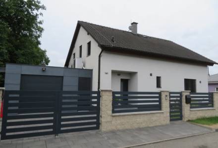                                     Prodej RD, zastavěná plocha 104 m2, pozemky celkem 695 m2, obec Staré Jesenčany, Pardubický kraj
                                
