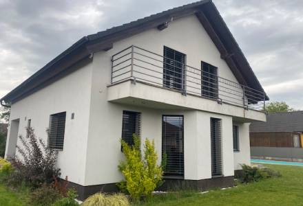                                     Prodej RD, zastavěná plocha 104 m2, pozemky celkem 695 m2, obec Staré Jesenčany, Pardubický kraj
                                