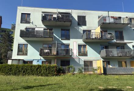                                    VEŘEJNÁ DRAŽBA – Prodej id. spoluvlastnického podílu na bytové jednotce 2+kk, 44,4m2 + terasa, ulice Vrbovecká 4, Brno-Bystrc
                                