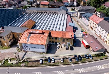                                     Prodej víceúčelového areálu (výroba, sklady, administrativa), zastavěná plocha 8.703 m2, pozemky celkem 9.580 m2, Úpice, Trutnov
                                