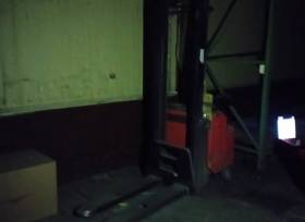 Ruční vysokozdvižný elektrický vozík Toyota, SLL 16, výrobní číslo 708588, rok výroby 2004