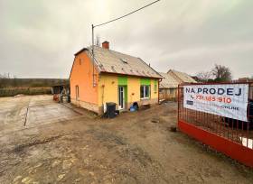 Prodej výrobně skladovací areálu, užitná plocha 263 m2, celková plocha pozemků 2124 m2, Klobouky u Brna 