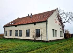 Prodej výrobního areálu - budovy autoservisu se skladovacími prostory, výměra 286m2, pozemky 1.086 m2, Ladná, okres Břeclav