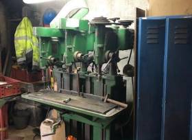 Prodej sloupové vrtačky, napájení 380V, hmotnost cca 300 kg.